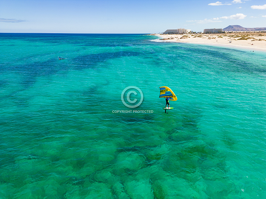 Wing Foil en Playa Grandes - Fuerteventura