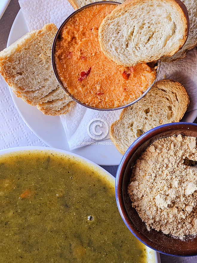 La Gomera: Potaje de berros, almogrote y gofio