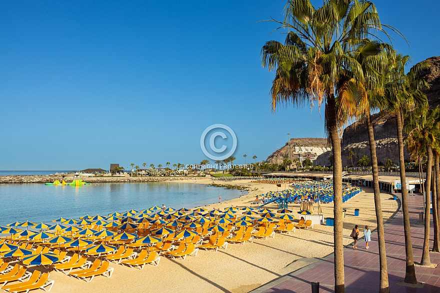 Playa de Amadores