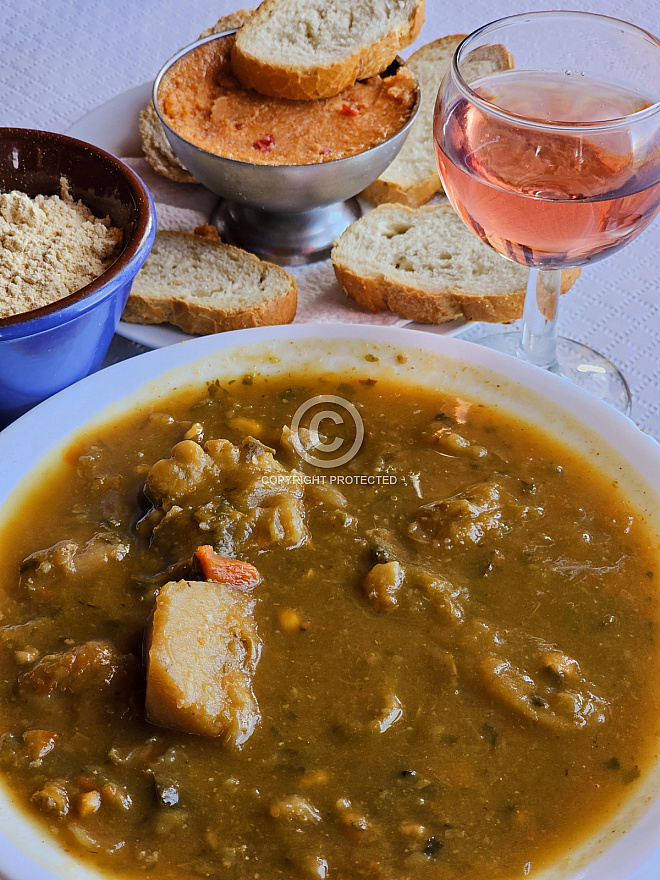 La Gomera: Potaje de berros, almogrote y gofio