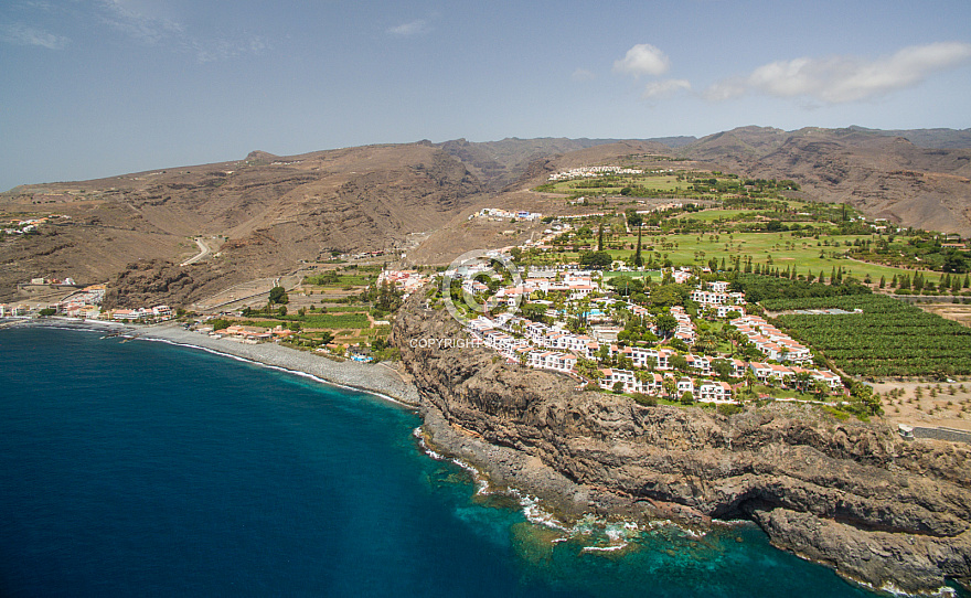 Playa y Puerto de Santiago