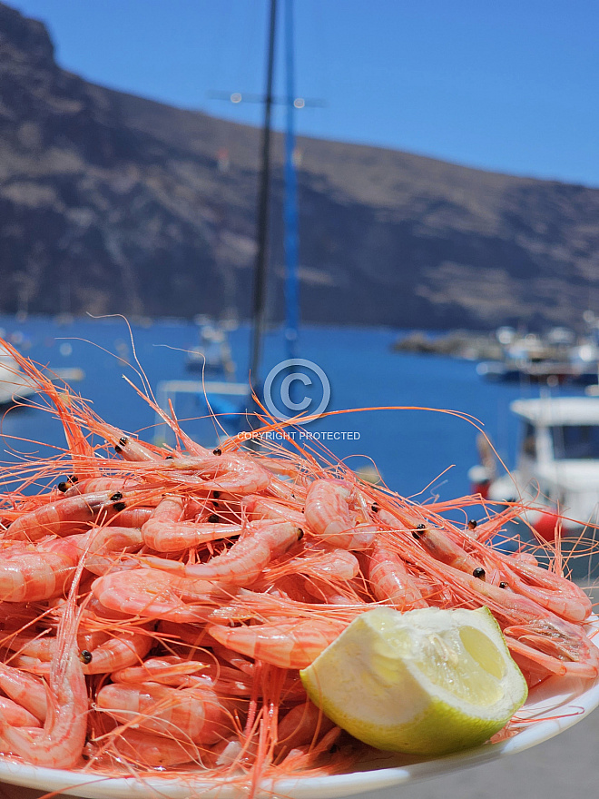 La Gomera: Camarones al lado del mar en Las Vueltas de Valle Gran Rey